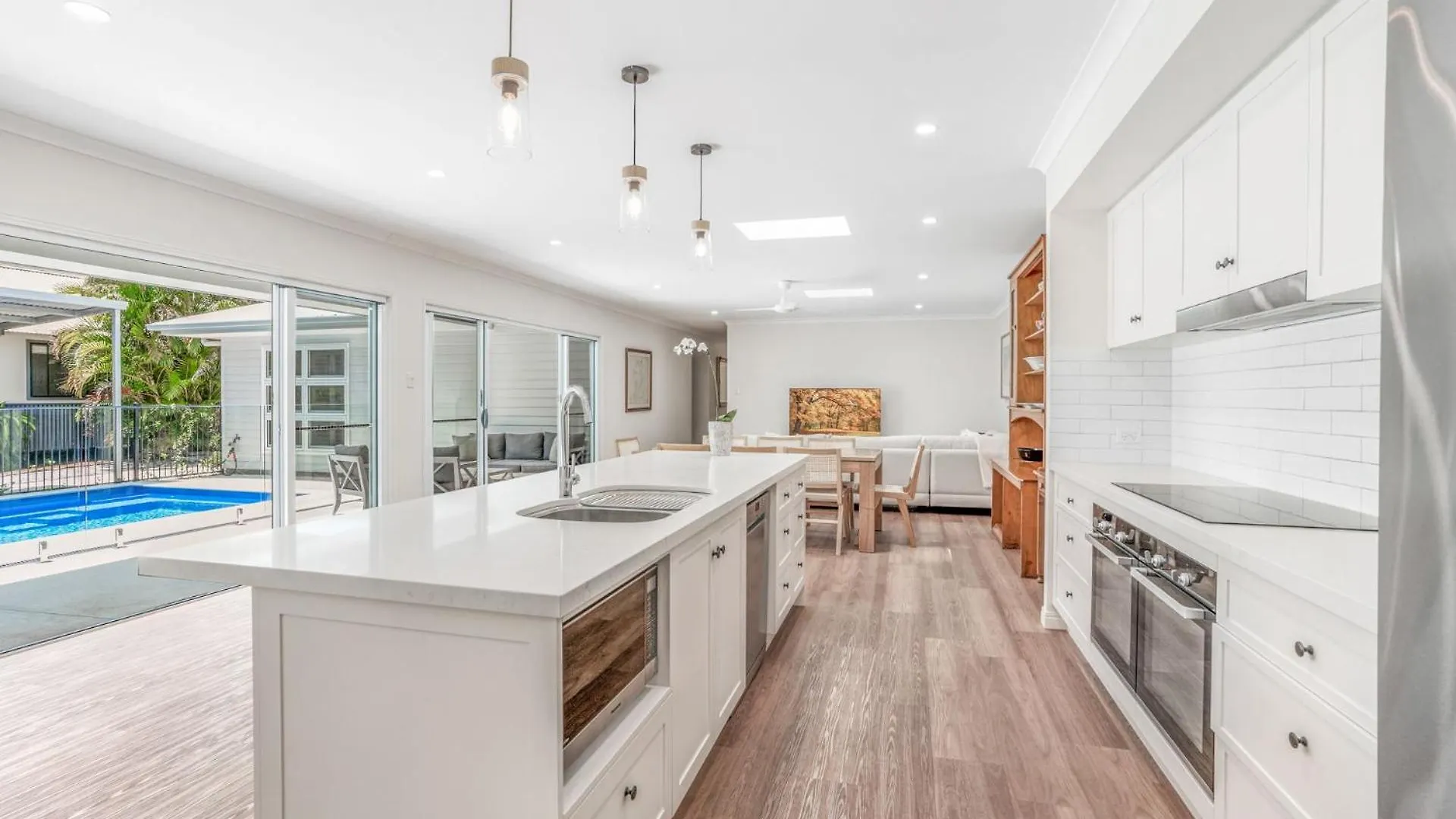 11 Esprit Drive - Rainbow Shores. Swimming Pool - Wifi - Walk To Beach Rainbow Beach