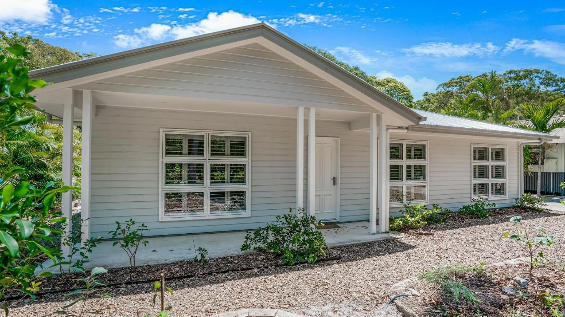Dom wakacyjny 11 Esprit Drive - Rainbow Shores. Swimming Pool - Wifi - Walk To Beach Rainbow Beach